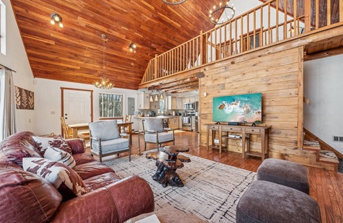 Stahlstown Cabin | Spacious Cabin-Laurel Highlands-Bike-Hike-Raft-Ski-Golf, Black Fern Cabin