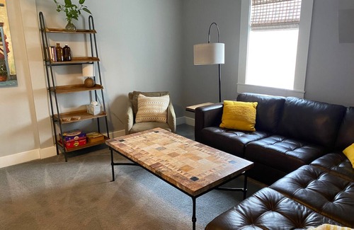 Olde Towne East Cottage | Spacious Carriage House - Olde Towne East - free parking - Super Host