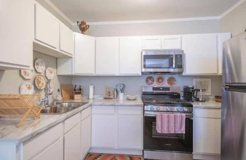 Central Gardens House | Spacious Central Gardens Homen