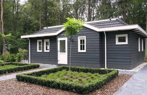 Hooghalen House | Spacious chalet for six, perfect for families in Drenthe.