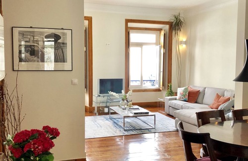 Encarnacao House | Spacious City Centre 3 Bed Apartment
