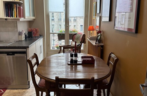 Quartier des Invalides Apartment | Spacious Classic 1 Bedroom Apartment in the Heart of Paris