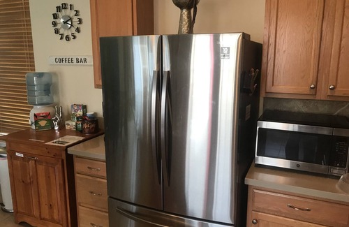 Buda House | Spacious & Clean !" King Bed, Two Queens, Double, Twins, Pet Friendly