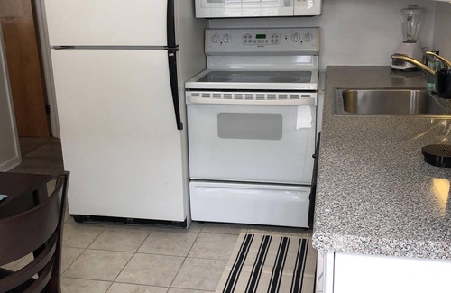 North End Condo | Spacious & Close to Beach- Condo E