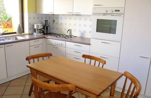 Salema House | spacious, close to beach, great seaview, garden, fireplace