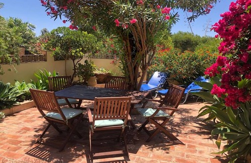 Salema House | spacious, close to beach, great seaview, garden, fireplace