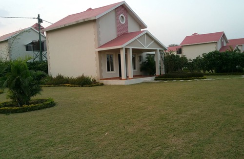 Bhopal Cottage | Spacious, close to nature, peace and tranquility yet close to the city of Bhopal