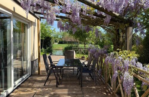 Zeewolde Villa | Spacious Comfort Villa Vera with hottub