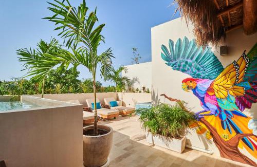 Zama Apartment | Spacious & Comfy Penthouse Oasis with Plunge Pool