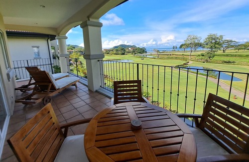 Herradura Condo | Spacious condo with panoramic ocean and golf views