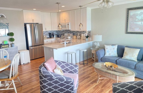 North Carolina Coast Condo | Spacious Condo! Great Beach and Location! Awesome Sunsets! nLinens provided!