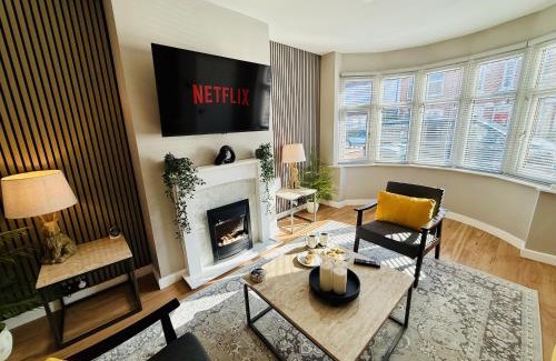 Wyken House | Spacious, Contemporary 2-bed House - Hosted by Hutch Lifestyle