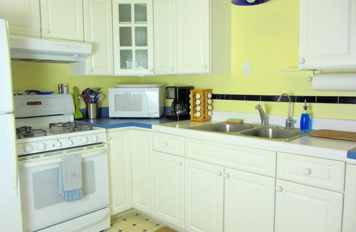 Port Clyde House | Spacious cottage in Port Clyde village with harbor views.