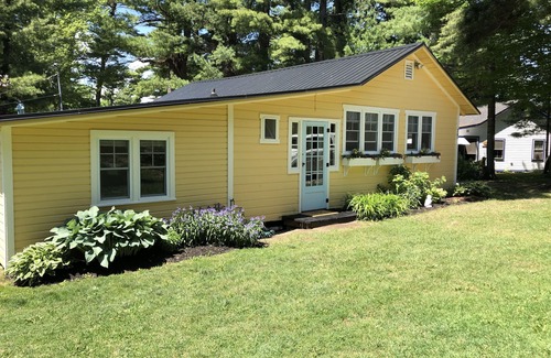 St. Albans Cottage | Spacious Cottage with Lake Access in quiet lakeside community
