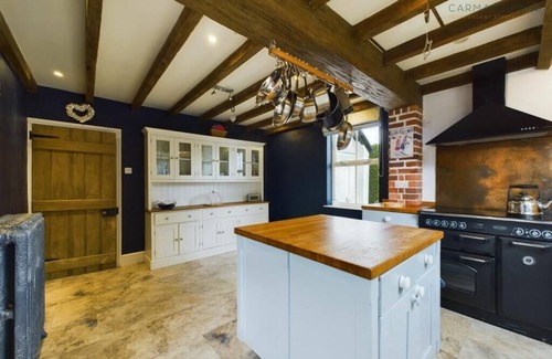 Rossett House | Spacious Country Cottage on border of England & Wales