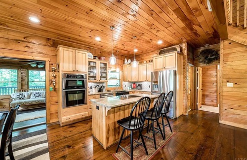 Goode House | Spacious Country Home near Lynchburg