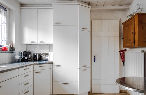 Gunsberg Villa | Spacious country house for group retreats in the Solothurn Jura
