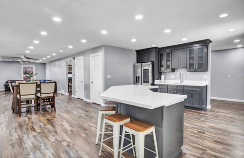 Orem House | Spacious Country Style Home with Gourmet Kitchen, perfect for large groups!