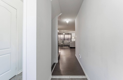 Brampton House | Spacious & Cozy 3BR,2.5WR Family Retreat in Brampton
