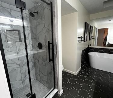 Columbus House | Spacious & Cozy - Close to Fort Moore - Pool Table