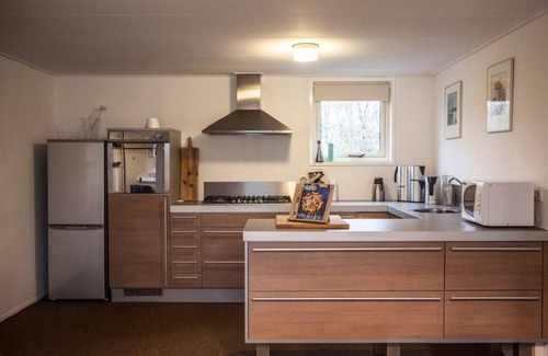Linde House | Spacious & cozy holiday bungalow "Frank" in wooded area (12 people)
