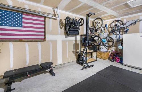 Pflugerville Villa | Spacious Cozy Home w Gym & Pool, Kid Friendly