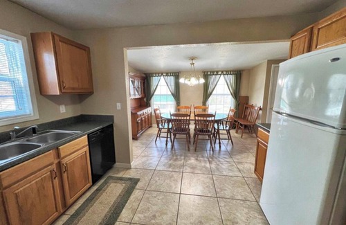 Warsaw House | Spacious, Cozy Lake House near lake and restaurants at Lake of the Ozarks.