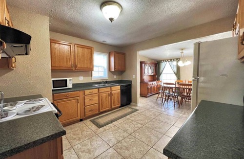 Warsaw House | Spacious, Cozy Lake House near lake and restaurants at Lake of the Ozarks.