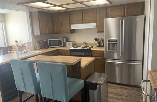 West Sacramento House | Spacious, cozy, quiet, safe, & lovely place to stay! Great location!