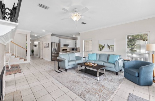 Clipper Cove House | Spacious Crystal Beach Home w/2 Master King Suites, Pool Access, Walk to Beach, Pet Friendly!