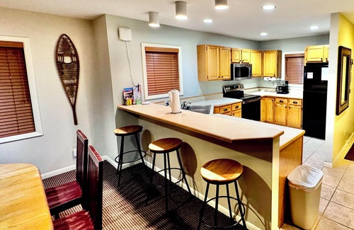 Thompsonville House | Spacious Crystal Mountain Retreat – Golf, Ski & More!