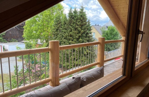 Zell im Fichtelgebirge Apartment | Spacious chalet (110sqm) for up to 6 people with balcony