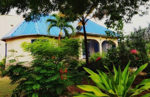 Diani Beach House | Spacious Diani garden house