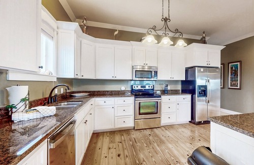 Plantation House | Spacious dog-friendly home w/pool, hot tub, access to tennis, pickle ball, pools
