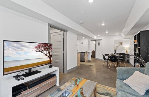 Old Town North Condo | Spacious Dog-Friendly Jewel | Old Town North