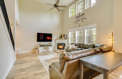 Tamarack Resort House | Spacious Donnelly Family Home with Private Hot Tub!