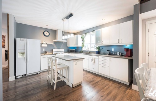 Chilliwack Proper Village West House | Spacious downtown character rancher