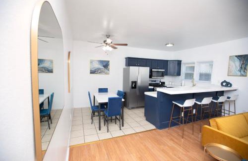 West Gateway Apartment | Spacious Downtown Gem With Parking