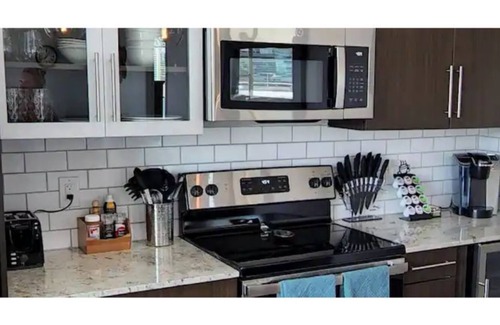 Dallas Design District Apartment | Spacious East Dallas 1Bdrm w/ Great Dntn Views!