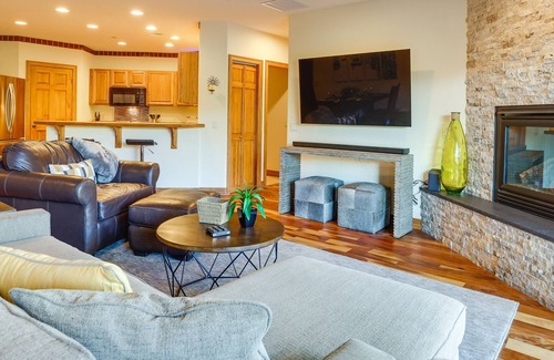 Edwards Condo | Spacious Edwards Mountain Escape on Riverwalk!