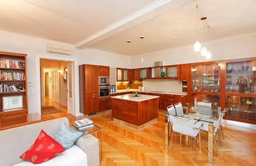 Josefov Apartment | Spacious elegance in the heart of Old Town