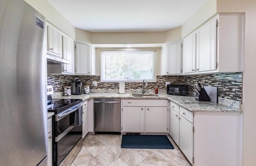 Troy House | Spacious, Elegant Home w/Cozy Backyard!