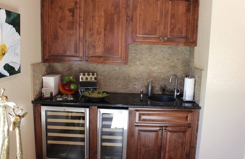 Su Casa House | Spacious, Elegant One-Bedroom on Resort-Like Property with Garage Space