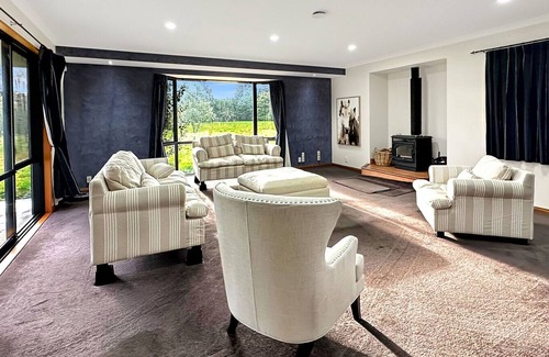Halswell House | Spacious Escape on Busch Lane