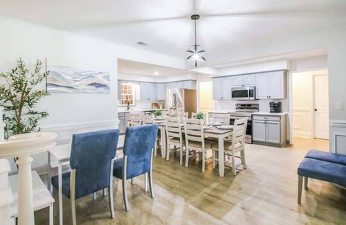 Pooler House | Spacious Executive Rental near Savannah: All amenities included