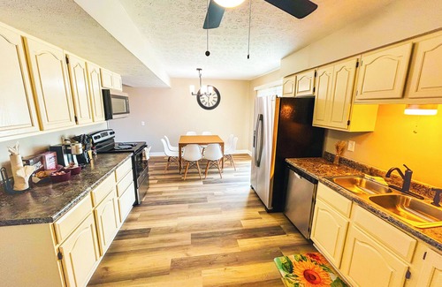 Irwin House | Spacious Family Home - 20 Min To Downtown Columbus. 2 Car Garage & Yard!