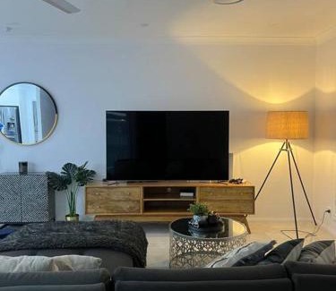 Campbelltown House | Spacious family home