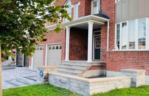 Durham Region House | Spacious Family Home