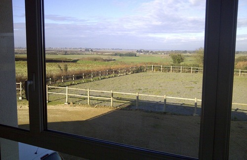 Treflez House | Spacious family home - land and sea views - quiet, close to beaches. 8 p.