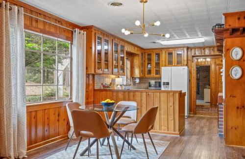 Cartersville House | Spacious Family Home - 10 Mins to Cartersville